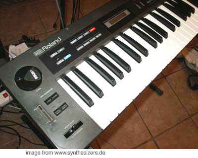 Roland AlphaJuno2 AlphaJuno1 synthesizer