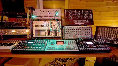 synth_reordered_0462hq_edit.jpg