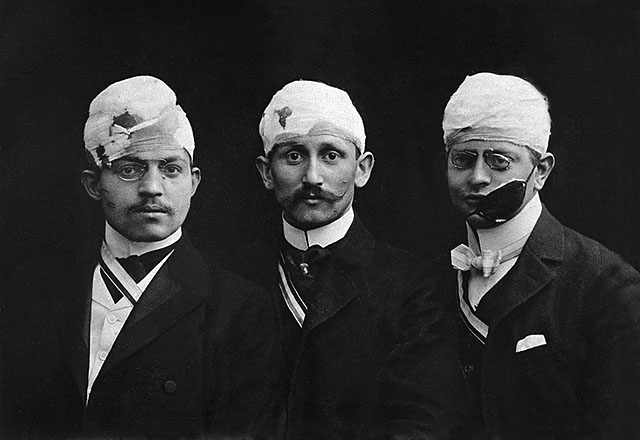 Jewish_Students_After_Fencing_Exercise%2C_Heidelberg%2C_Germany_1906.JPG