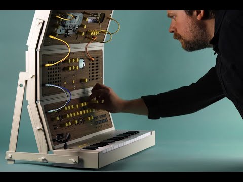 MDLR-37 - A folding synthesizer