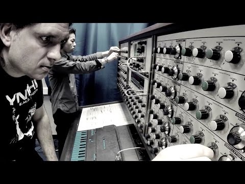 SYNTHI 100 : Yoshio Machida + Constantin Papageorgiadis