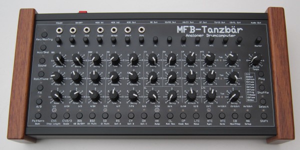 MFB Tanzbär Drummachine