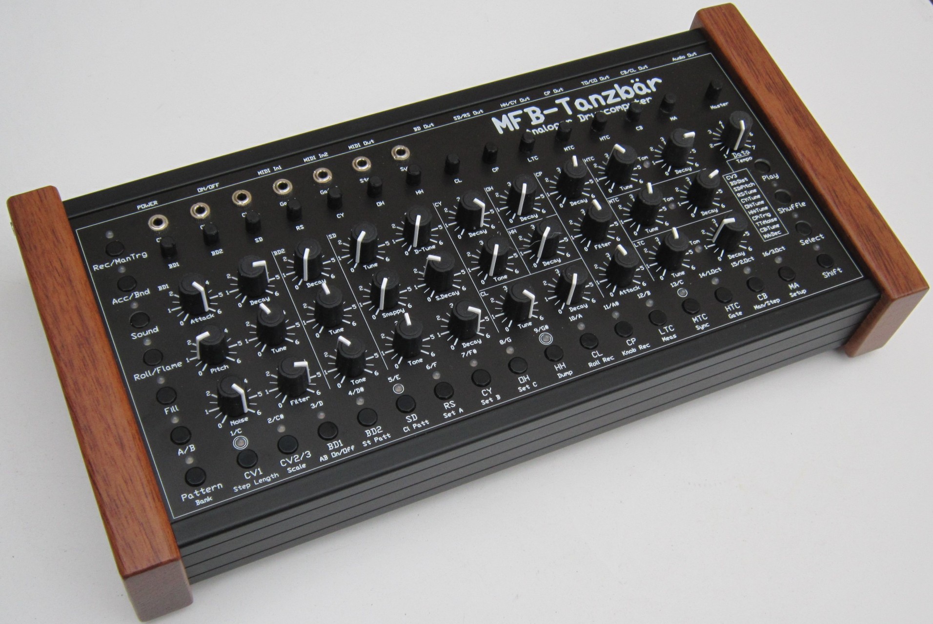 MFB 523 Analog Drummachine & Sequencer Tanzbär (Tr808 style