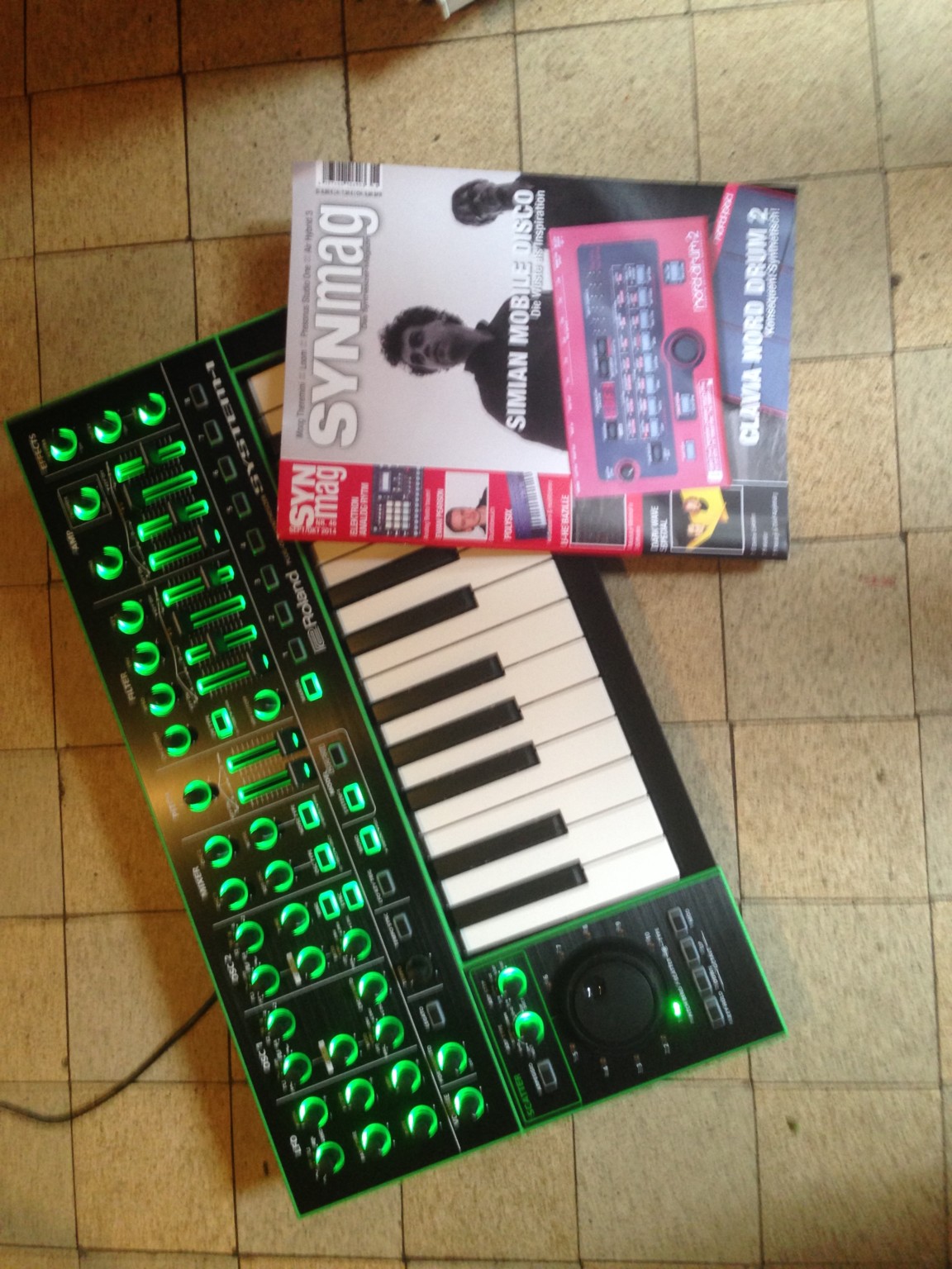 Roland System 1 + SH2 + SH101 Plugout / Plugin + Audiodemo SH5 vs