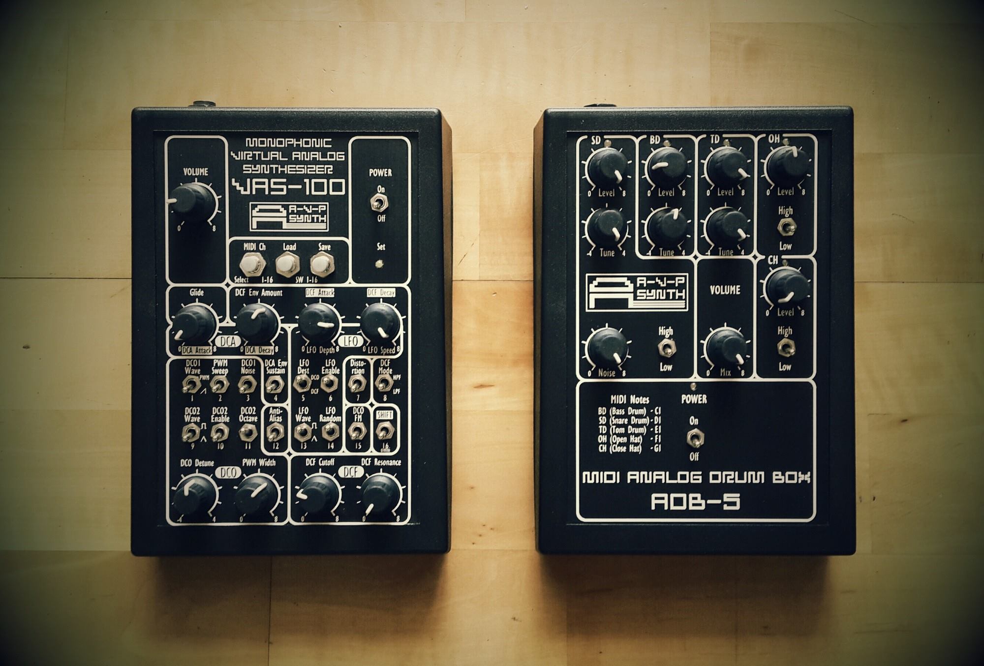 AVP Synth VAS100 Digital Synth & ADB5 Analog Drum Synth Sequencer