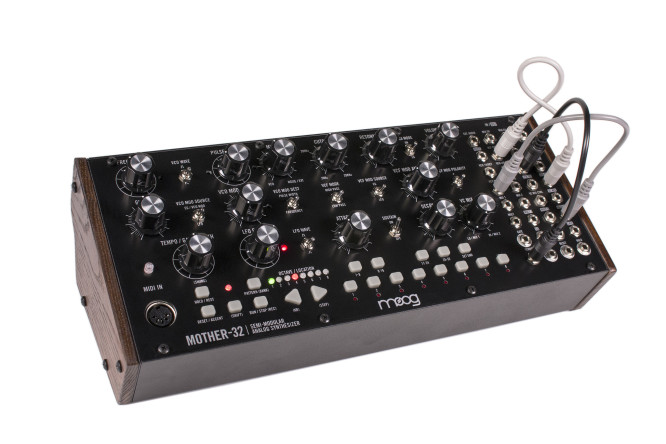 moog mother 32