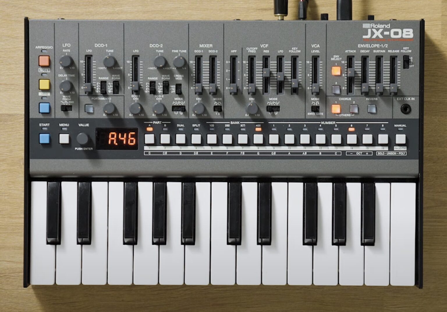 Roland JD08 und JX08 JD800 & JX8P als duotimbrale Boutique