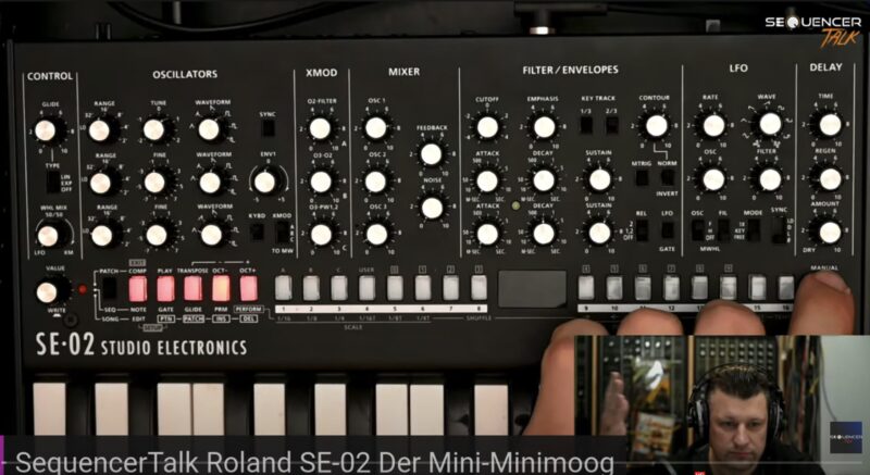 Roland SE-02 Synthesizer