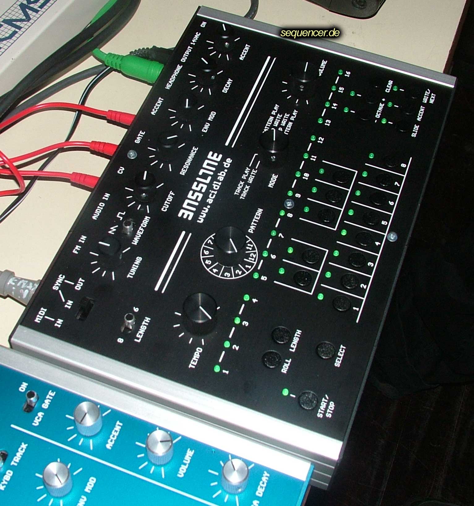 Acidlab Bassline 2, Bassline Mk 2 synthesizer