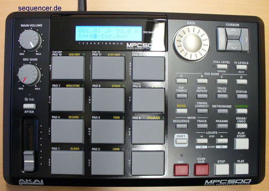 Akai MPC500 synthesizer