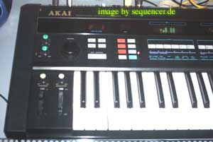 Akai AX80 Synthesizer