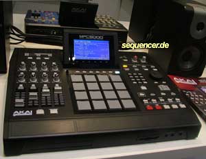 Akai MPC5000 synthesizer