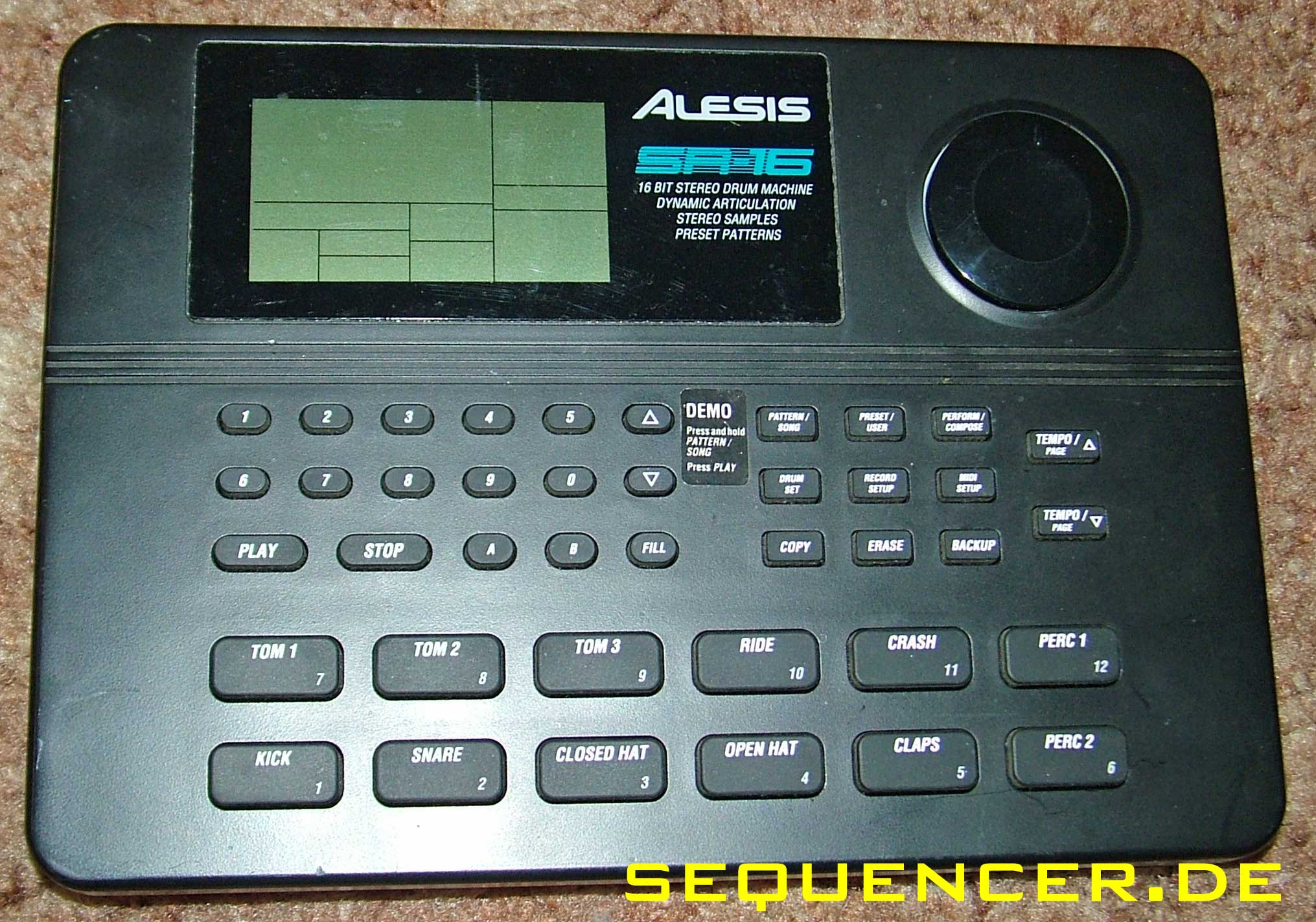 Alesis SR16 synthesizer