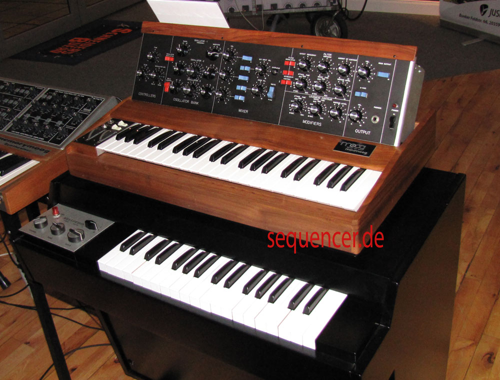 Mellotron Mellotron, M400 synthesizer