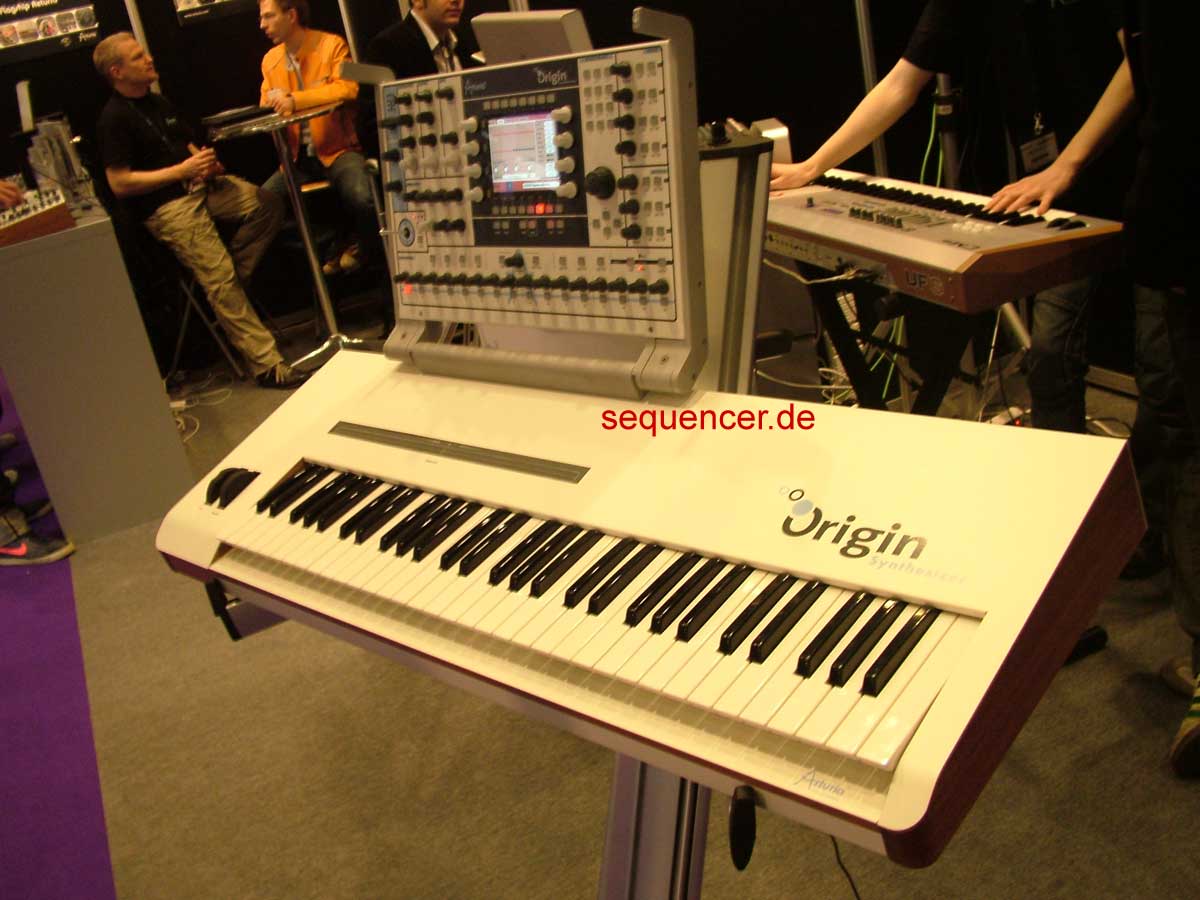 Arturia Origin synthesizer