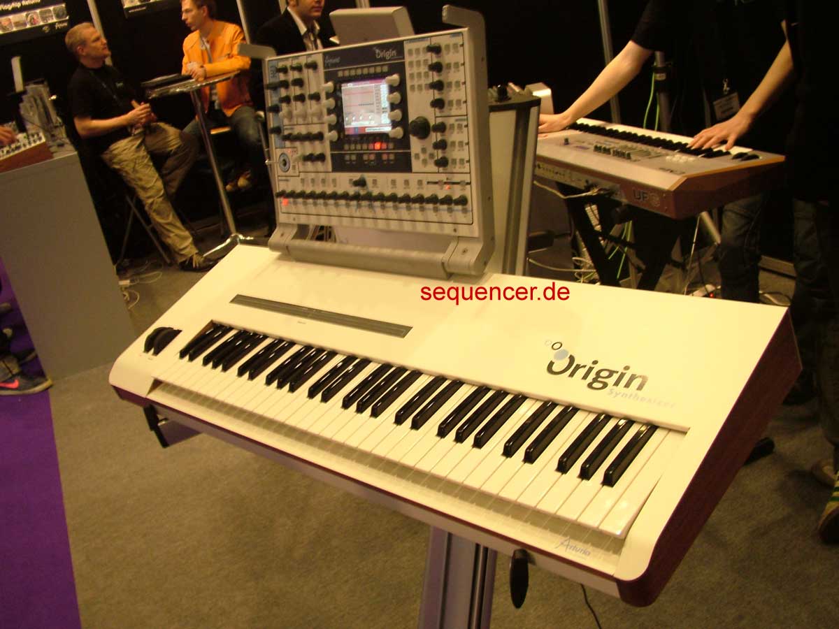 Arturia Origin synthesizer