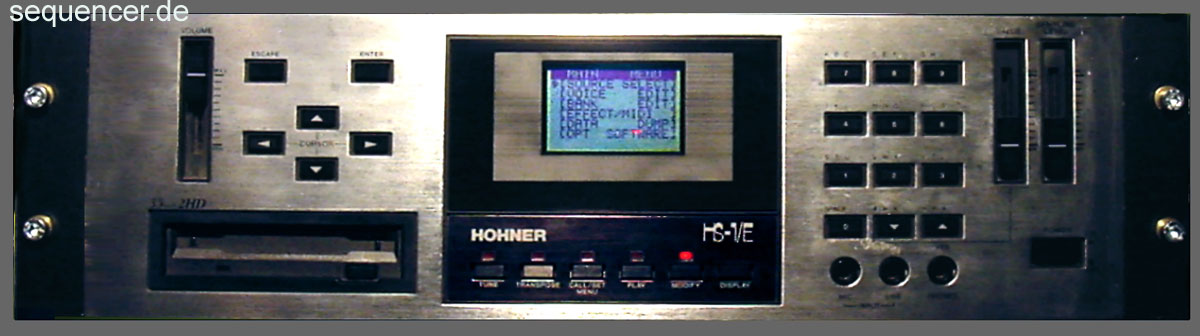 Hohner HS1, Hs 1e synthesizer