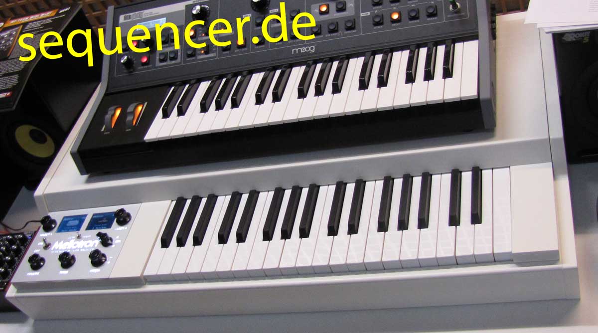 Mellotron Mellotron , M4000D synthesizer