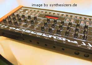 future retro 777 synthesizer
