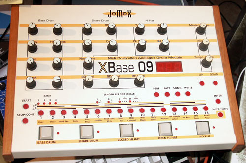 JoMoX XBase09 synthesizer