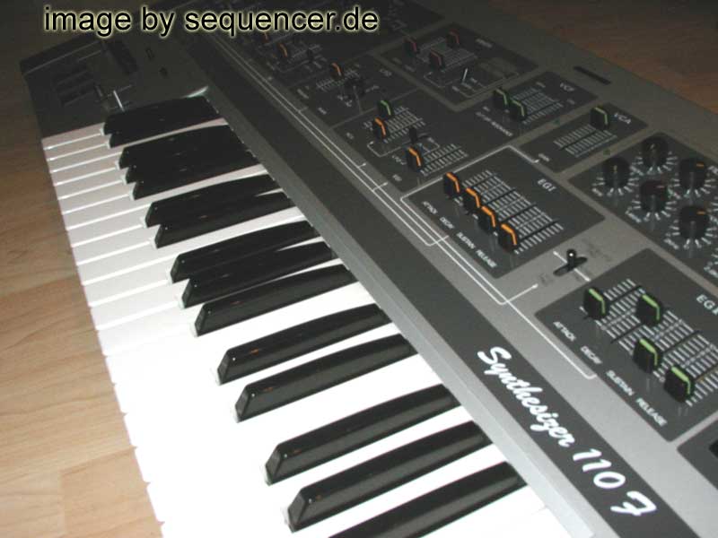Teisco 110F synthesizer