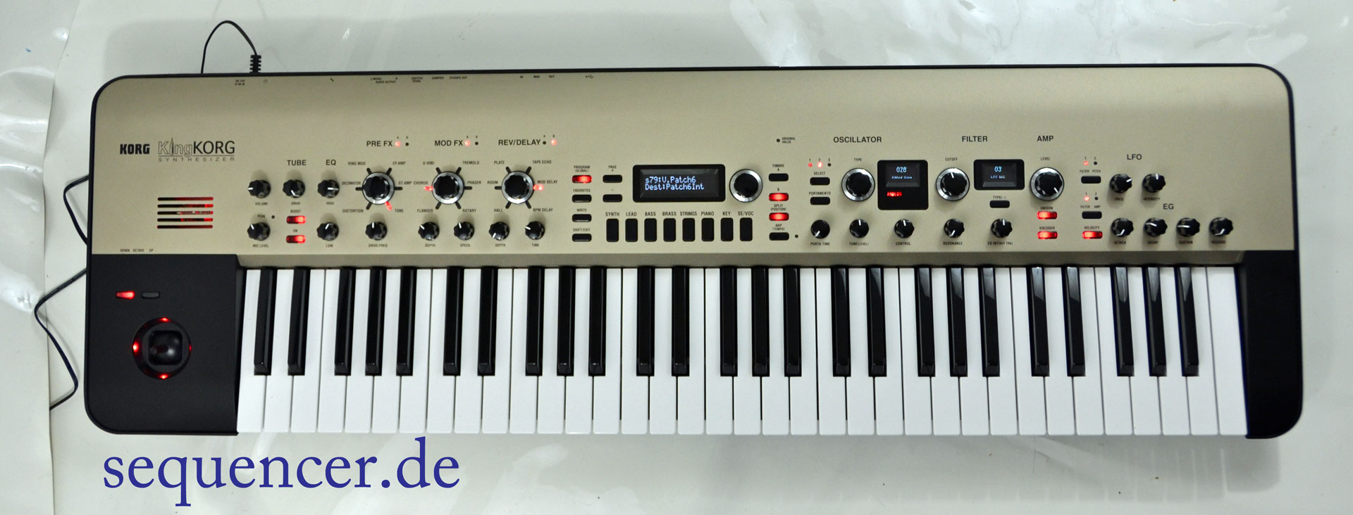 Korg KingKorg synthesizer