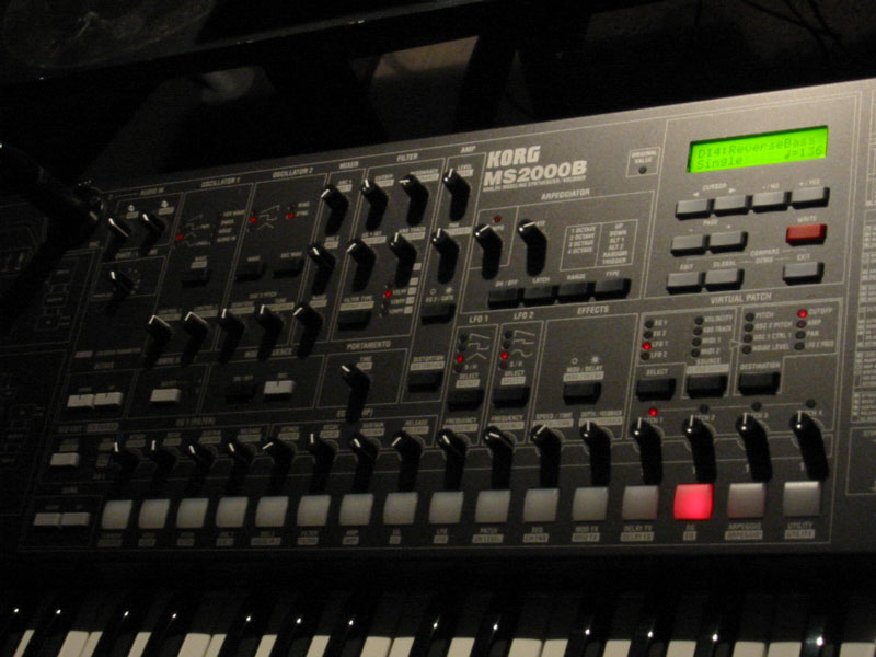 Korg MS2000, MS2000B synthesizer
