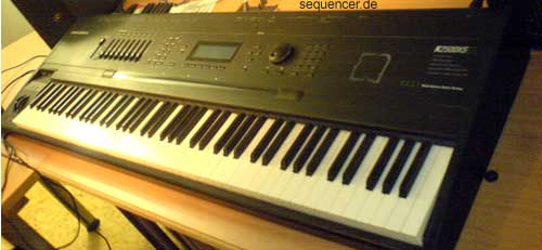 Kurzweil K2500, K2600 synthesizer