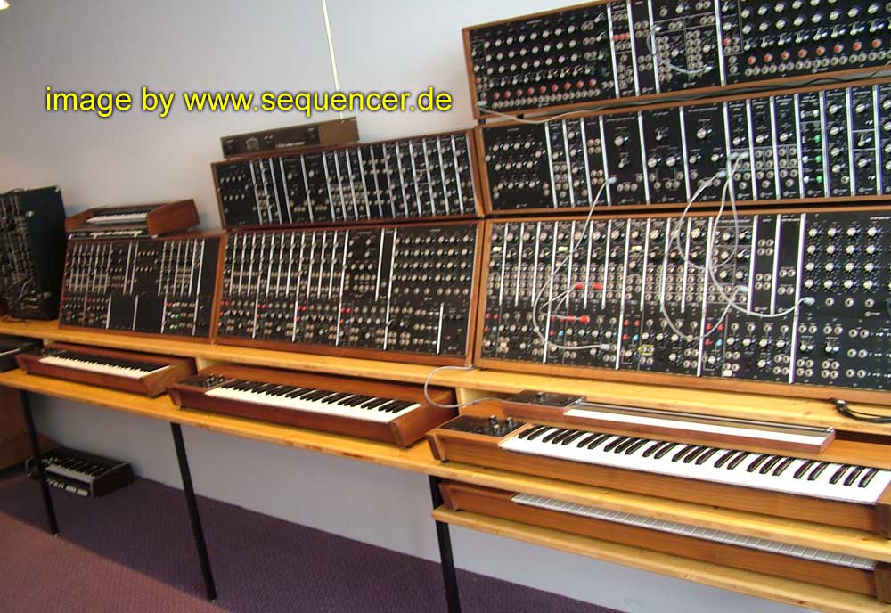 moog modular modular synthesizer analog step sequencer