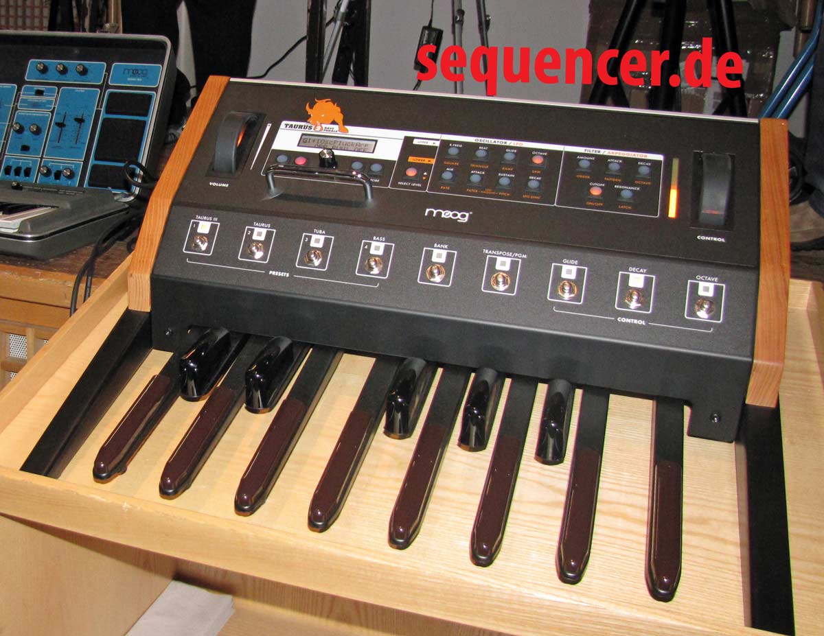 Moog Taurus3, TaurusIII synthesizer