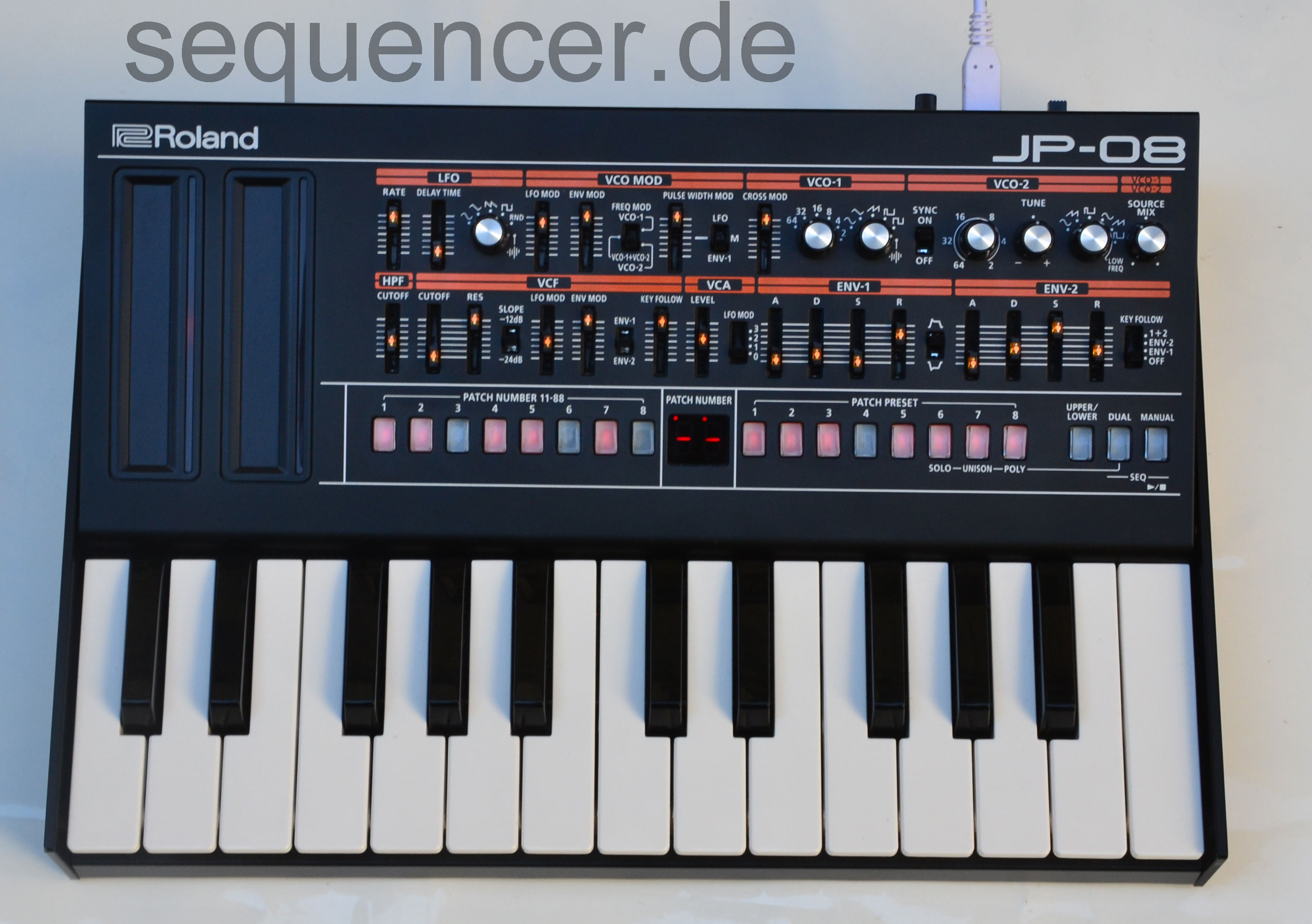 Roland Boutique JP08 synthesizer