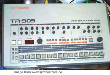 Roland TR909 synthesizer