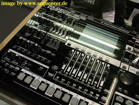 roland mc909 black