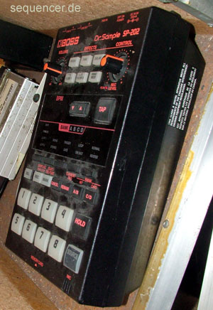 Roland SP202, SP303 synthesizer