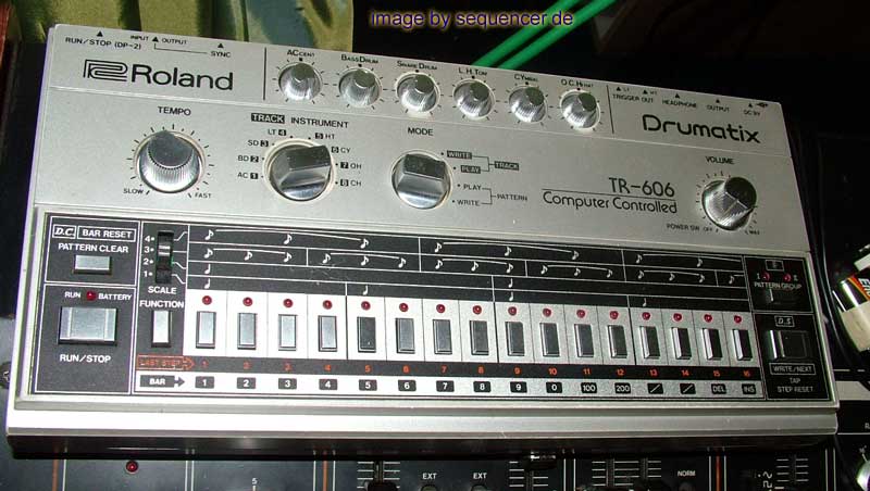 Roland TR606 synthesizer