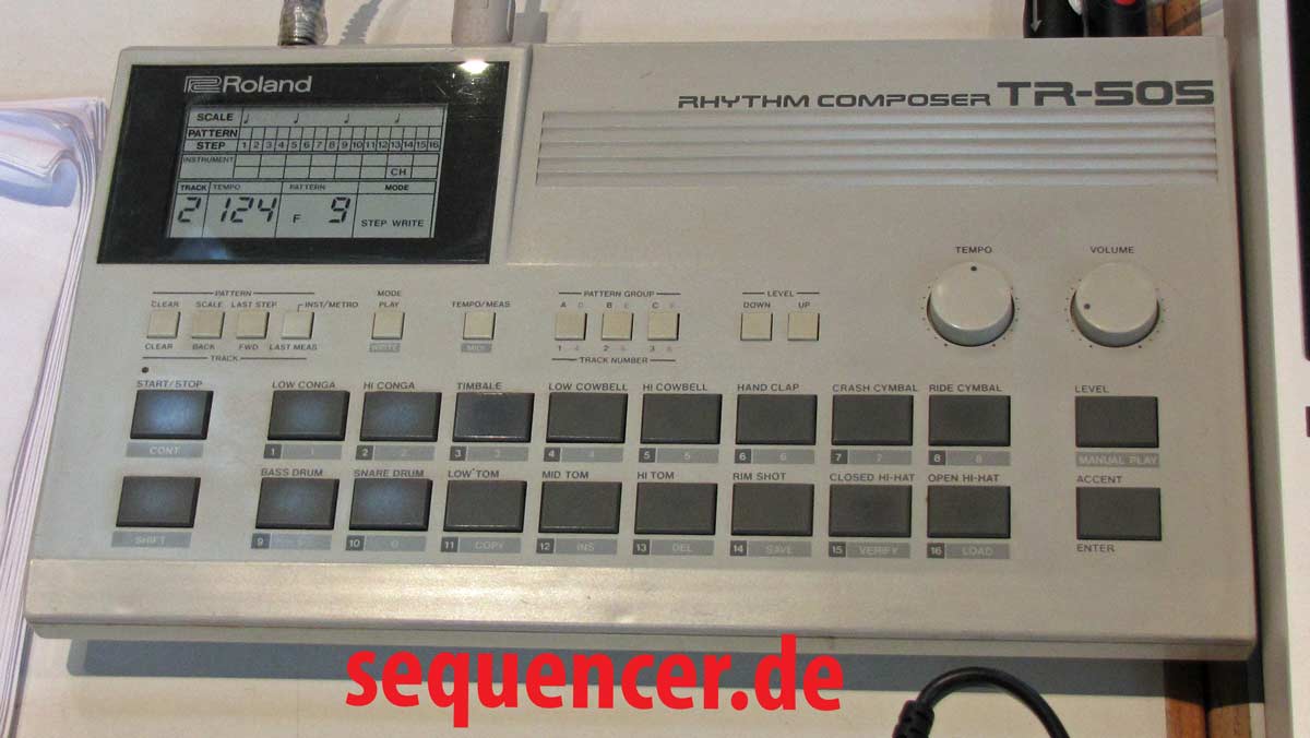 Roland TR505 synthesizer