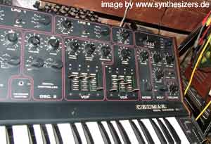 crumar ds2 synthesizer