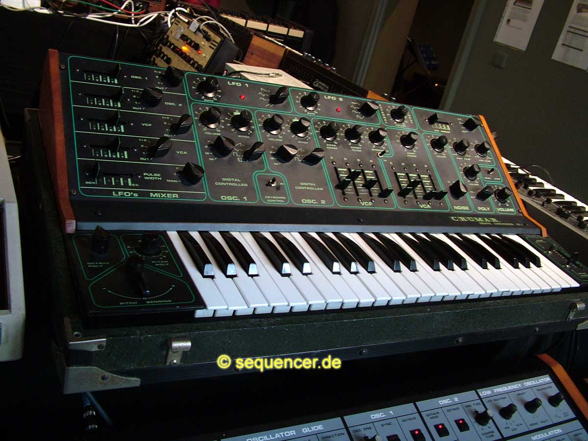 Crumar DS2 synthesizer