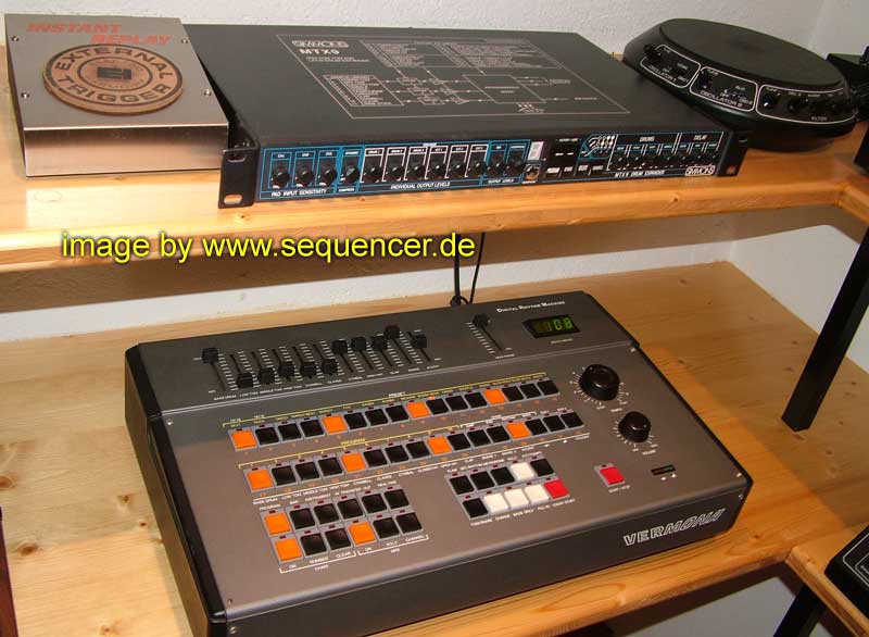 Simmons MTX9 synthesizer