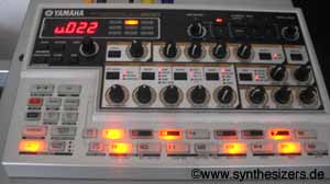 Yamaha AN200 synthesizer