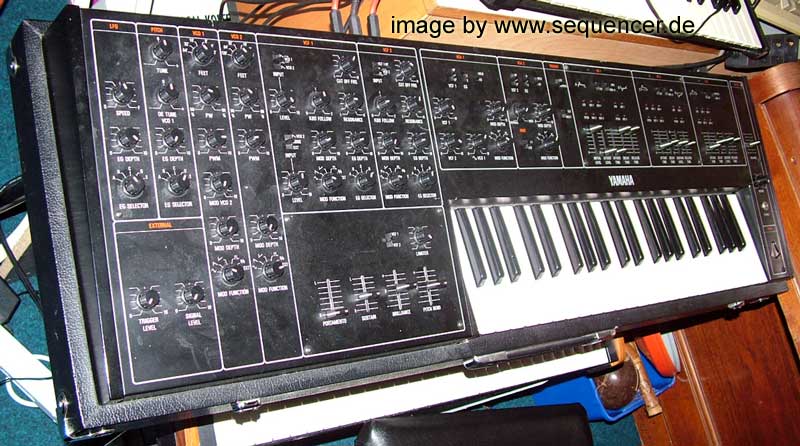 Yamaha CS30L synthesizer