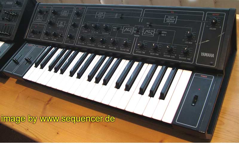 Yamaha CS10 synthesizer