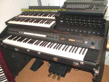 Yamaha TX816, TX416, TX216 synthesizer