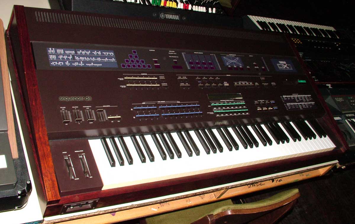 yamaha-dx1.jpg