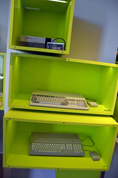 Datei:Amiga500+atari st.jpg