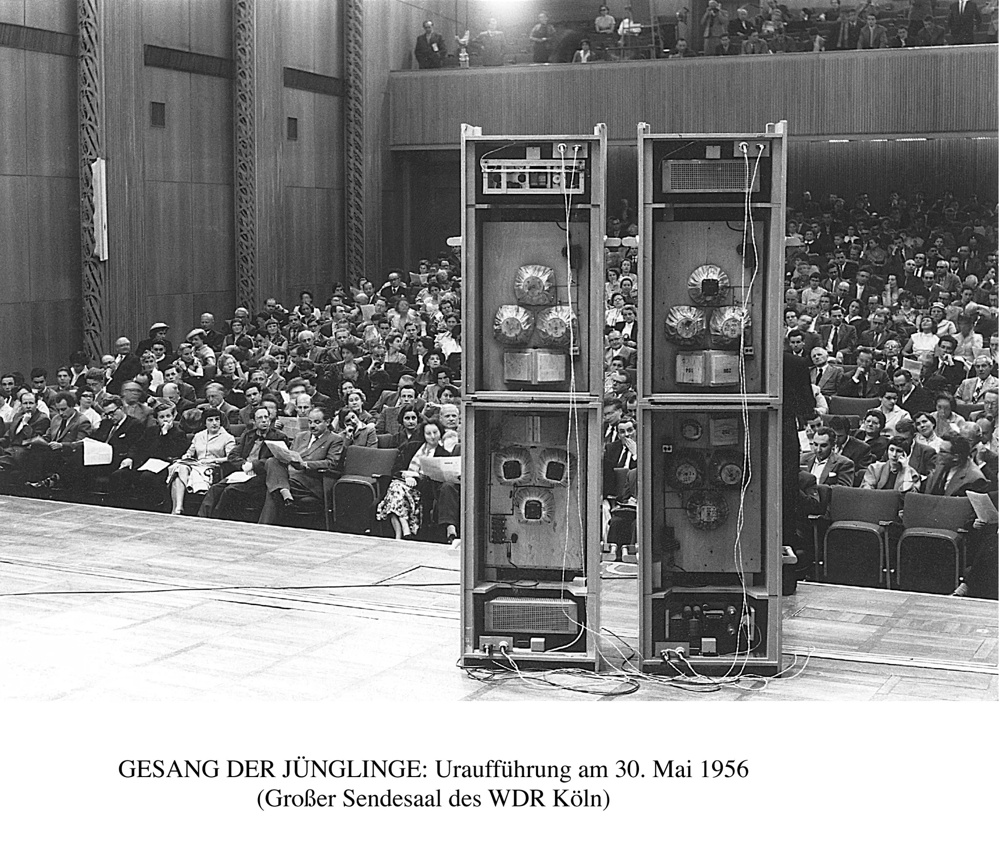 1956-05-30 - Uraufführung Gesang der Jüngline - WDR Sendessal.webp
