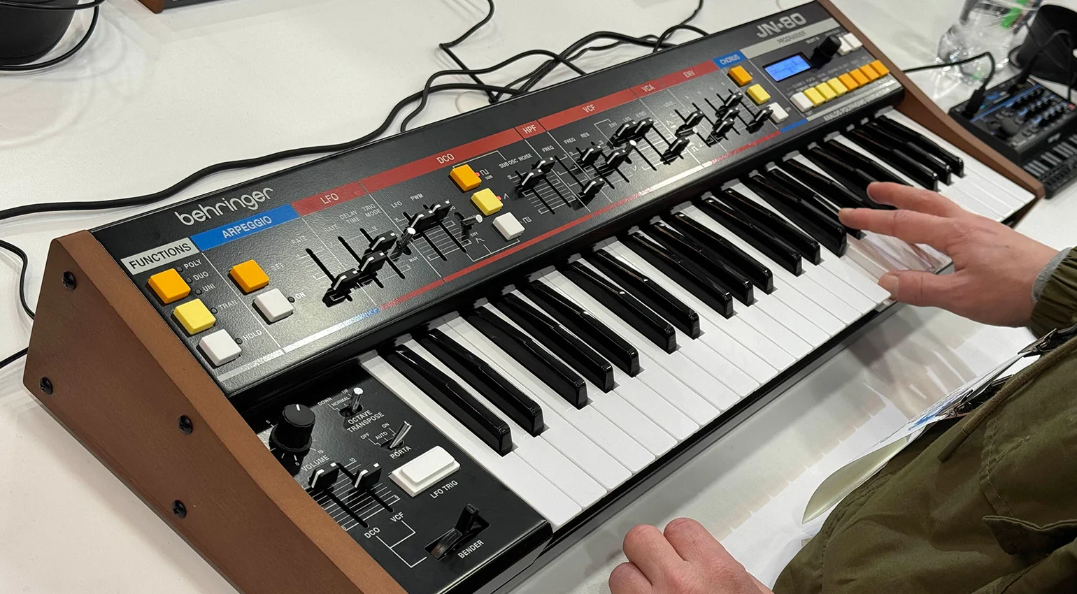 Behringer JN-80 (bisheriger Name "Neptune-80")