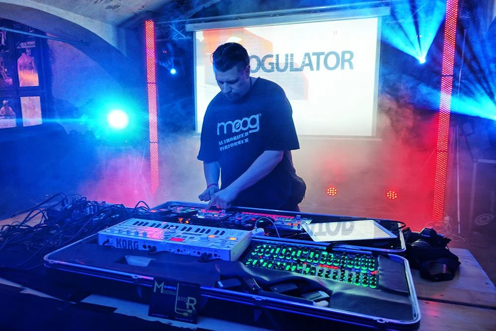 Moogulator EA2018 697727_10213828338814855_1834027198047059968_o.webp