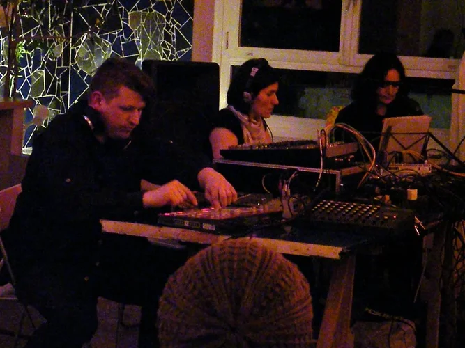 Die elektronischen Drei.webp