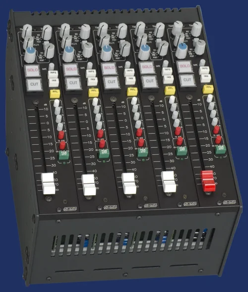 Faderbox_5ch_top_left_1024.webp Faderbox_5ch_top_left_1024.webp